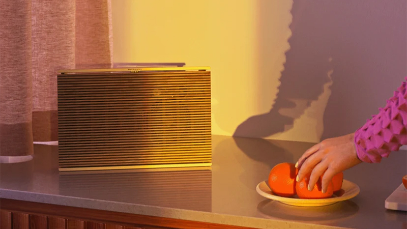 Bang & Olufsen Beosound Level Gold/Light Oak - Bluetooth speaker